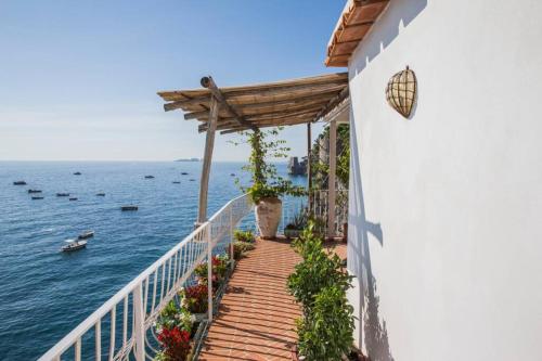 I Delfini Holiday House — 4-Star Luxury Hotel in Positano, Italy
