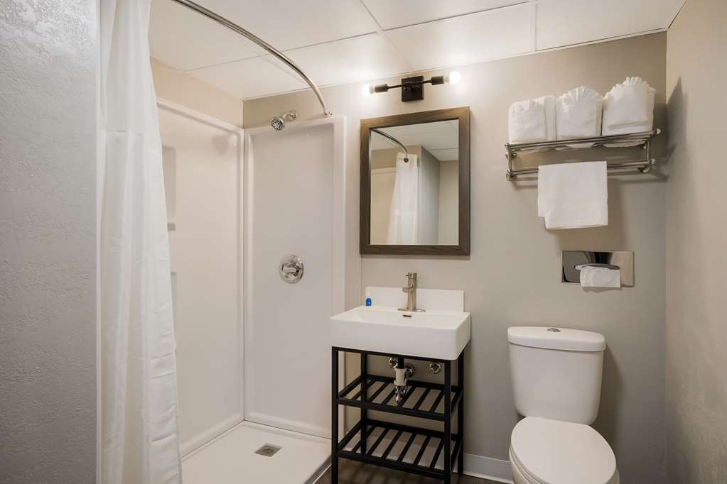Suburban Studios Milwaukee Airport - photo 12