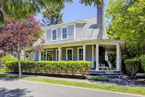 Central Park by Seabrook Hospitality in Huntington Beach, United States