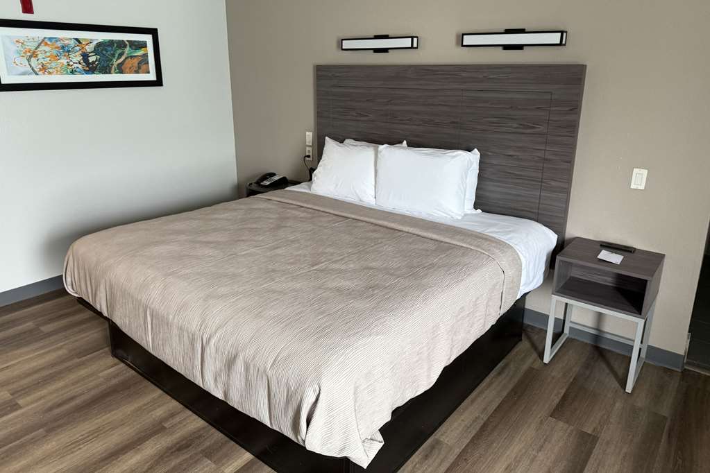 Quality Inn & Suites Biloxi Ocean Springs - photo 9