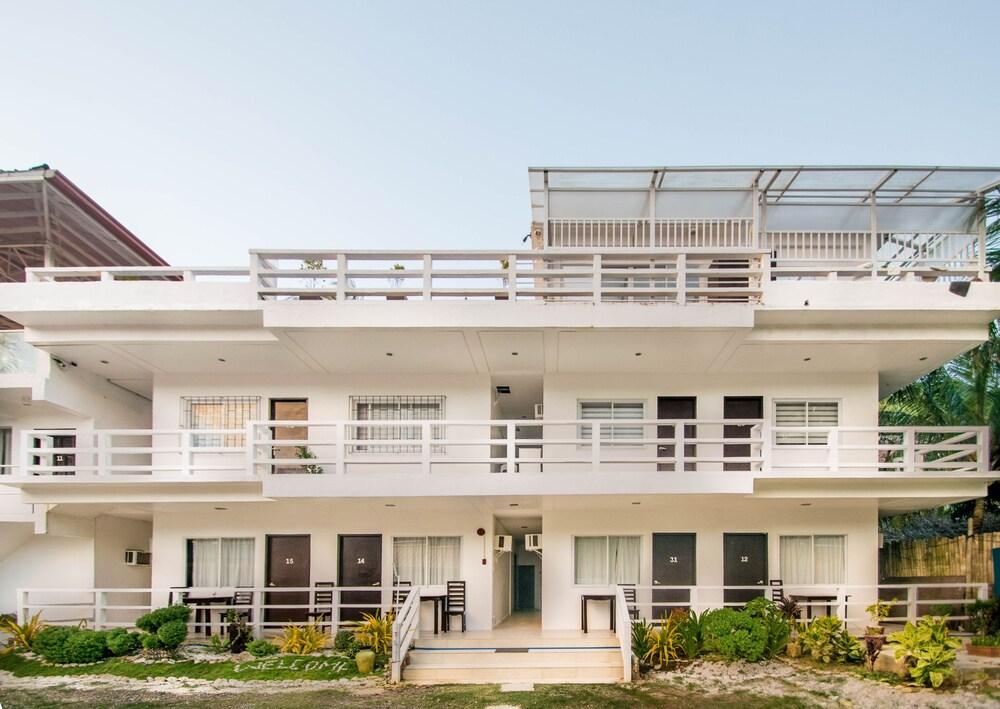 The Beach House Resort - carbon neutral hotel in Yapak