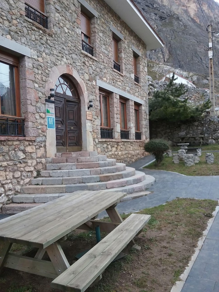 Hotel Valle De Lago — Pola De Somiedo