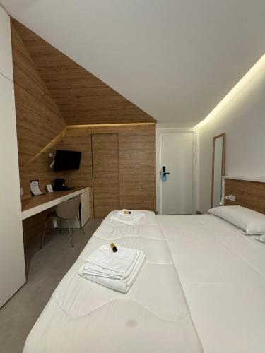 Space Tower Rooms — Naples — photo 2