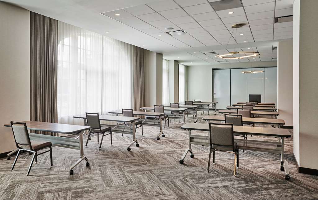 Hyatt House Chicago Medical University District - photo 19
