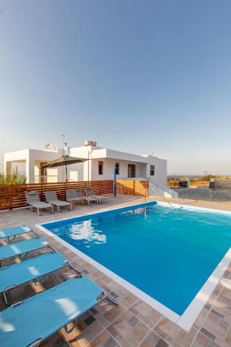 Villa Cleopatra Private Heated Pool Tennis & Football — 4-Star Luxury Hotel in Kallithea, Greece