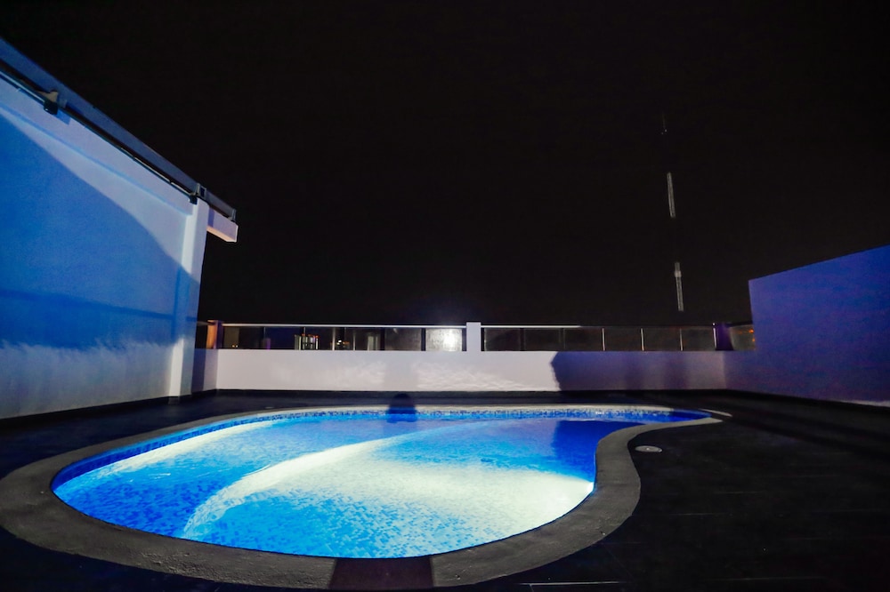 Rooftop pool