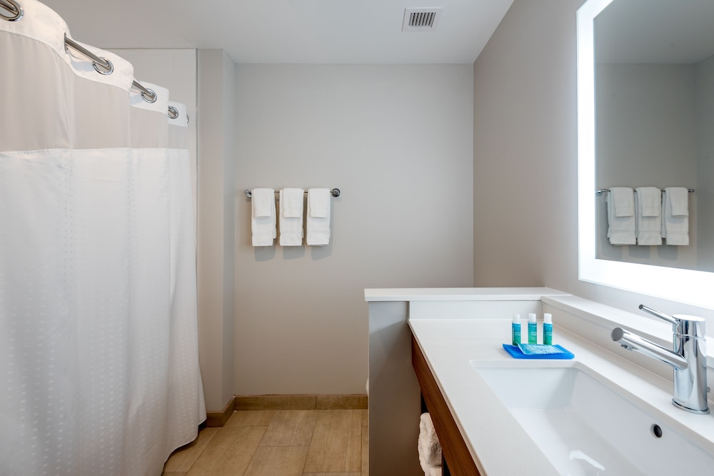 Holiday Inn Express & Suites Punta Gorda by IHG - photo 11