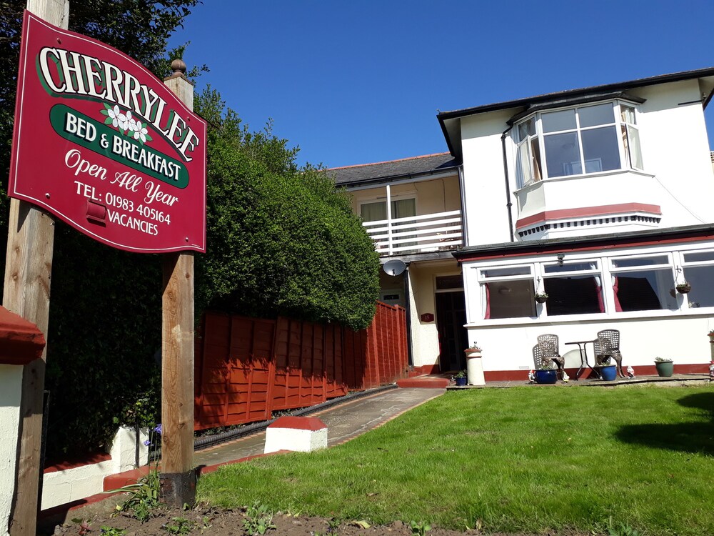Cherrylee — 4-Star Luxury Hotel in Sandown, United Kingdom