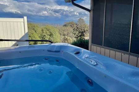 Deer Suite Hot Tub Game Room Sleeps 2 — 4-Star Luxury Hotel in Ahwahnee, United States