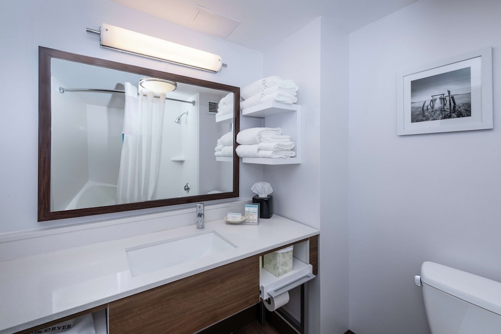 Hampton Inn Fall River Westport - photo 29