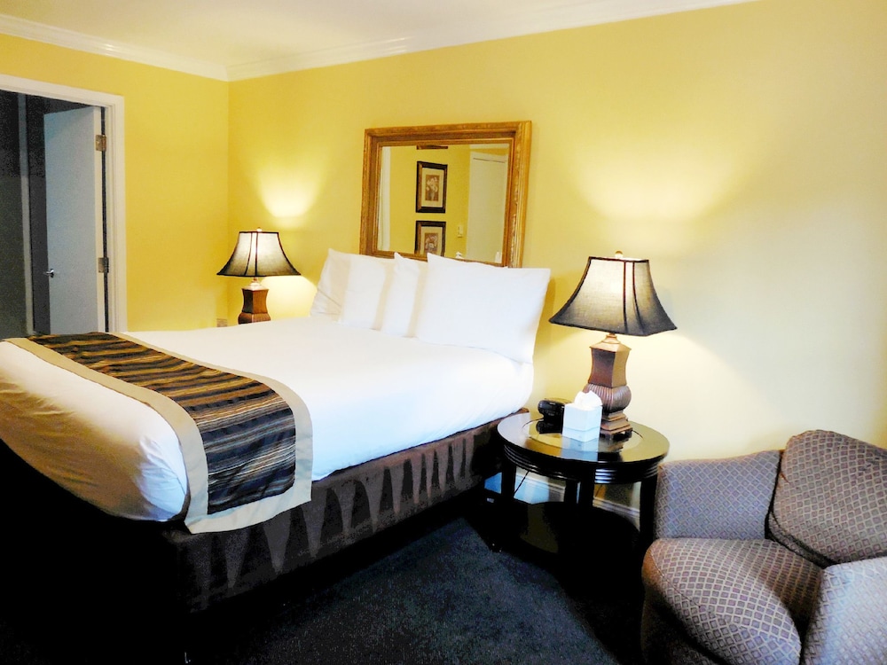 Sea Breeze Inn And Cottages - photo 3