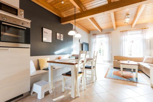 Alte Schule 3 - carbon neutral hotel in Unknown City