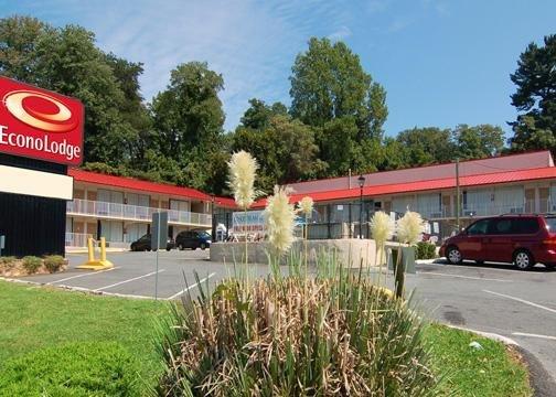 Econo Lodge University Arena — hotel near Charlottesville Albemarle Airport
