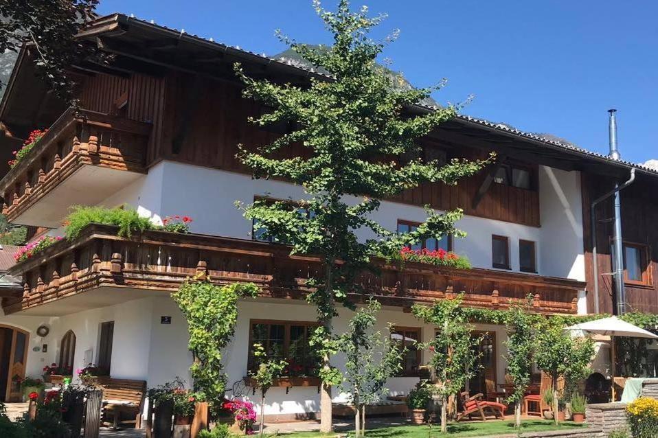 Ferienwohnung Heideggerhof — 4-Star Luxury Hotel in Thaur, Austria