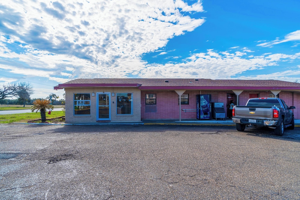Oyo Hotel Beeville Us 181 - photo 95