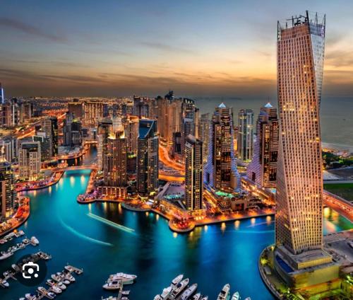 Cayan Tower Dubai Marina By Home Of Choice