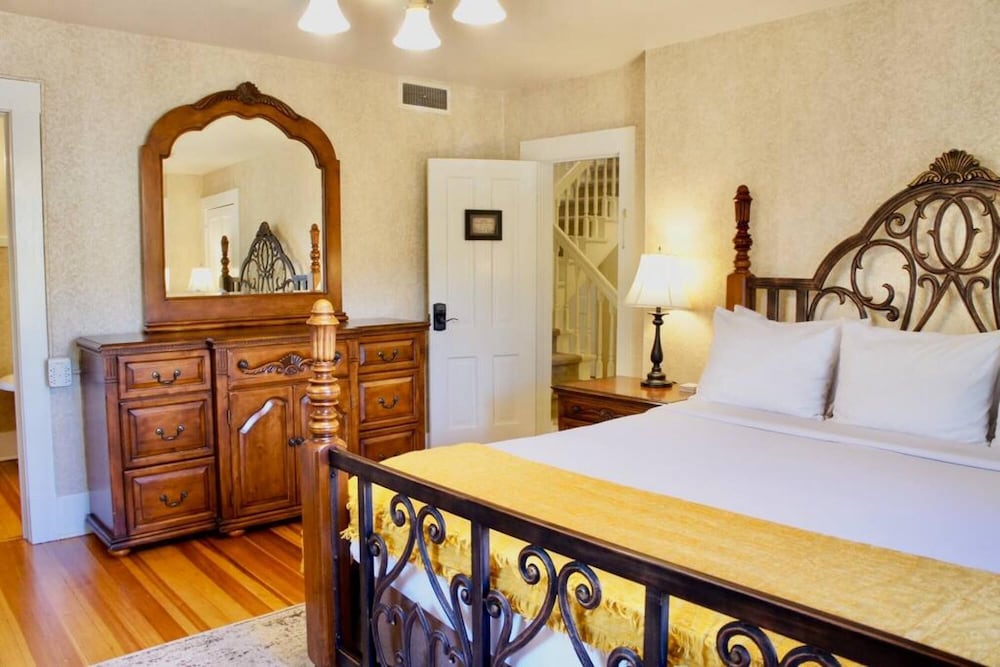 Avenue Hotel Bed & Breakfast - photo 27