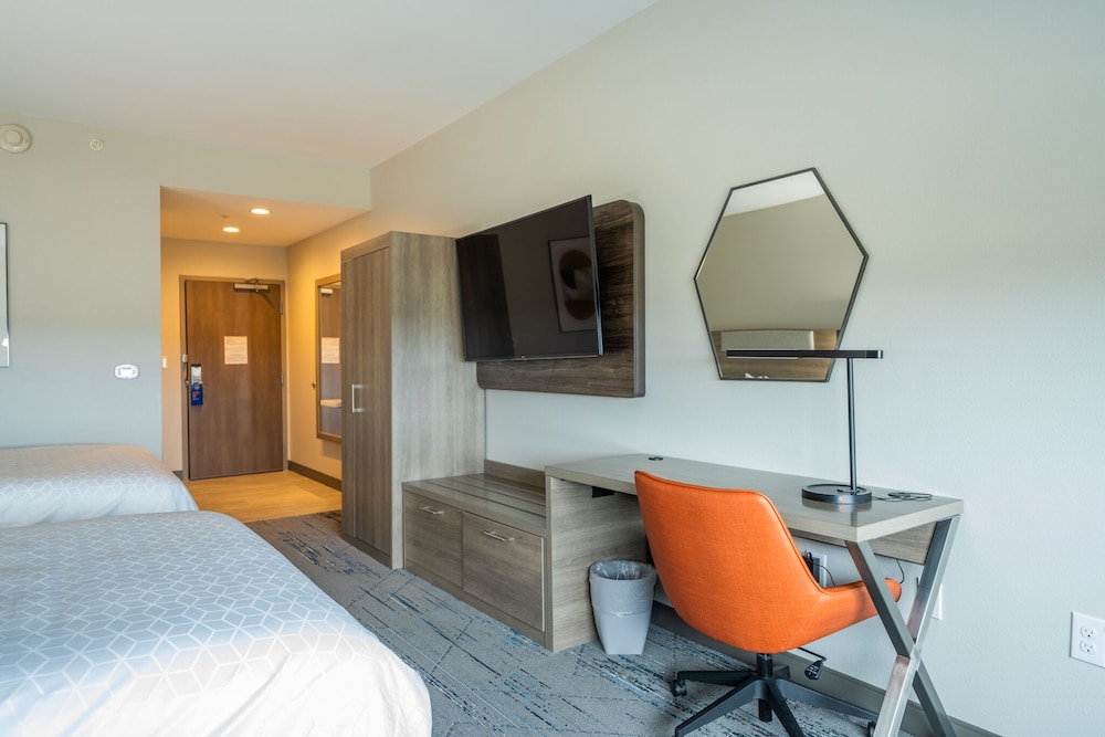 Holiday Inn Express & Suites Charlottesville by IHG - photo 16
