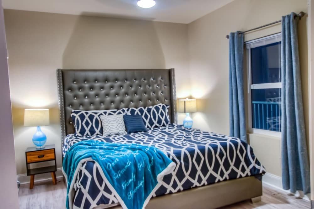 Laketown Wharf Resort by Aneliya's Rentals - photo 17