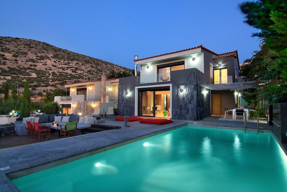 Adam & Eve Villas — 4-Star Luxury Hotel in Anavyssos, Greece