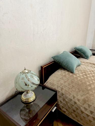 Old Tbilisi Authentic spacious 3BR Apartment with Balcony Walk to Freedom Sq Family friendly