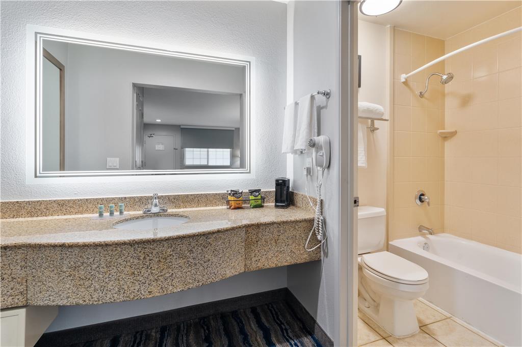 Best Western San Diego Miramar Hotel - photo 22