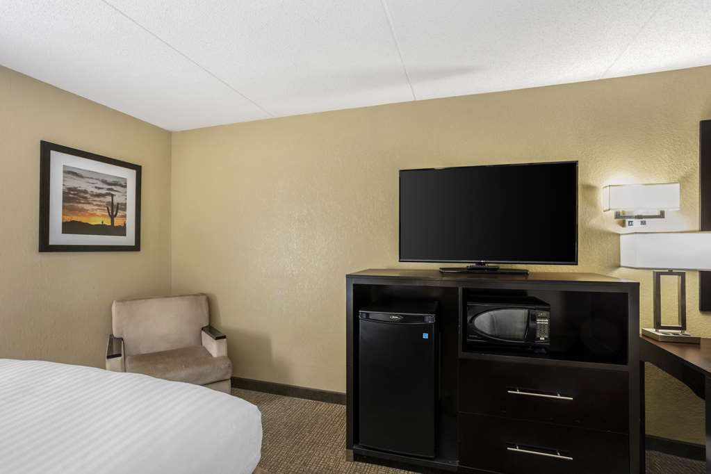 Best Western Harrisburg North Hotel - photo 27