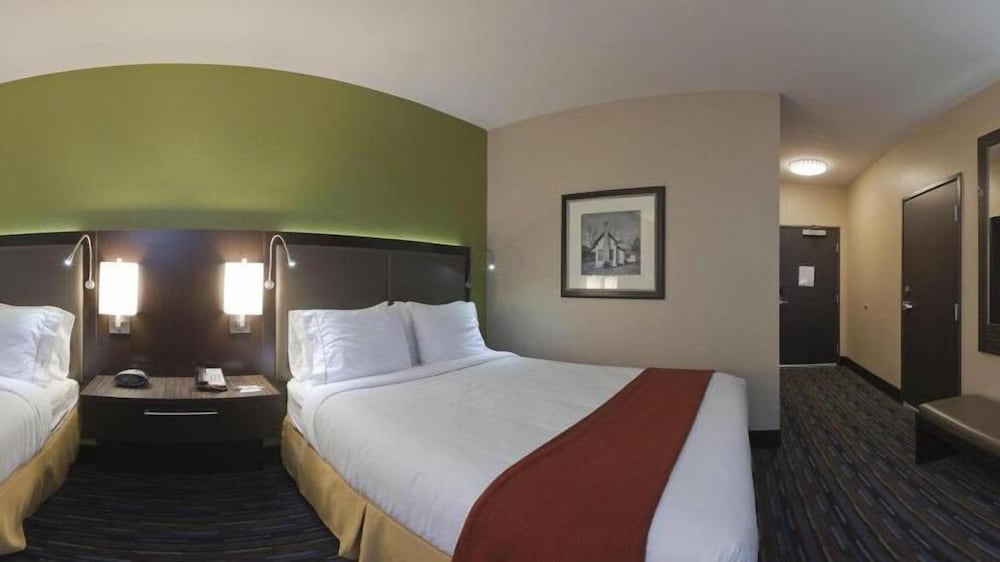 Holiday Inn Express Hotel & Suites Fulton by IHG - photo 3