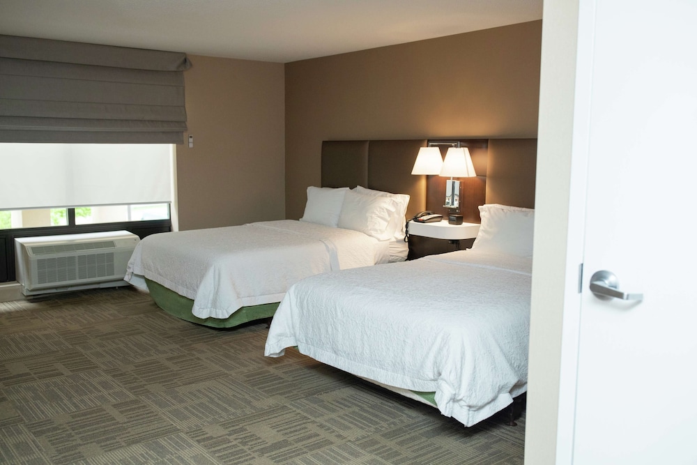 Hampton Inn Commerce Novi - photo 4