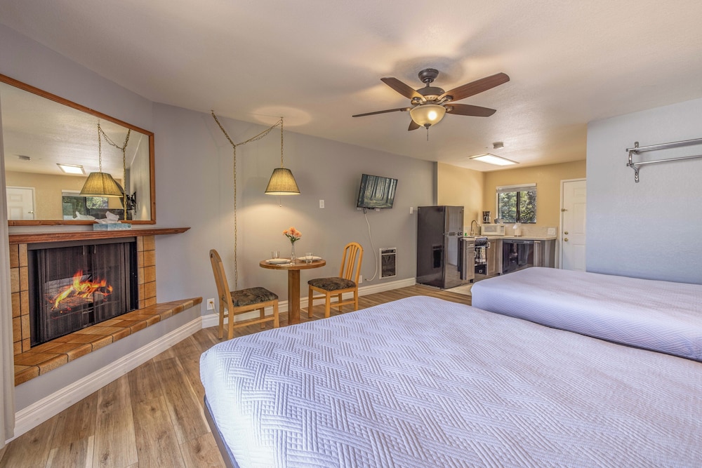 Big Bear Lakefront Lodge - photo 37