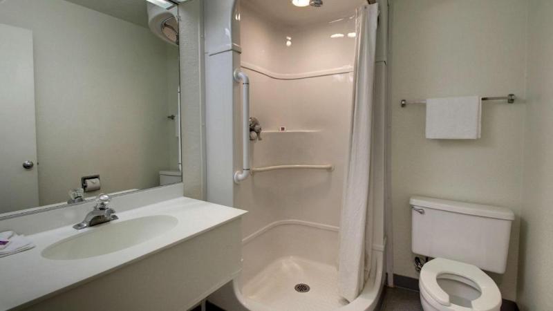 Rodeway Inn Fort Smith I 40 - photo 10