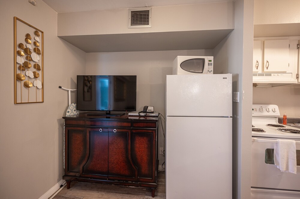 1Bd1Ba w BonusRM Stay Together Suites - photo 26