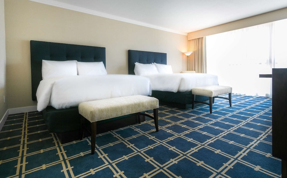 The Grand Hotel - photo 2