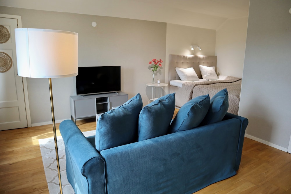 Prinshöjden Hotel Smart Digital Apartments & Villas — hotel in Katrineholm