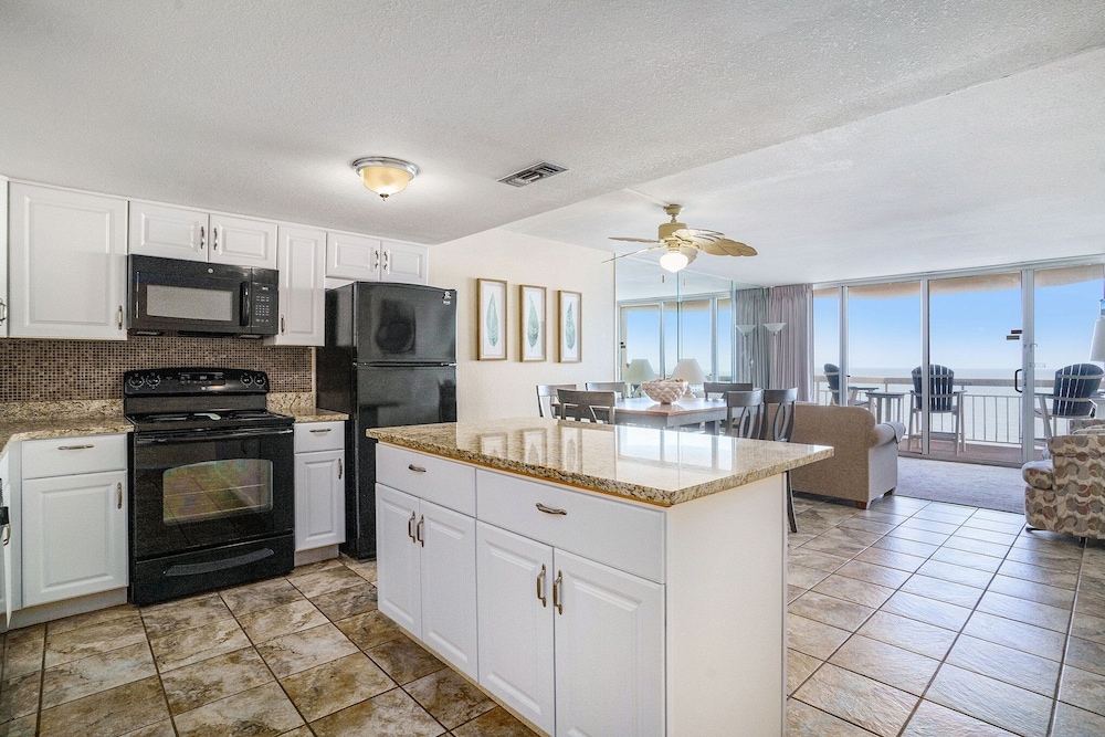 1011 Waters Edge Resort 2 Bedroom Condo by RedAwning - photo 6