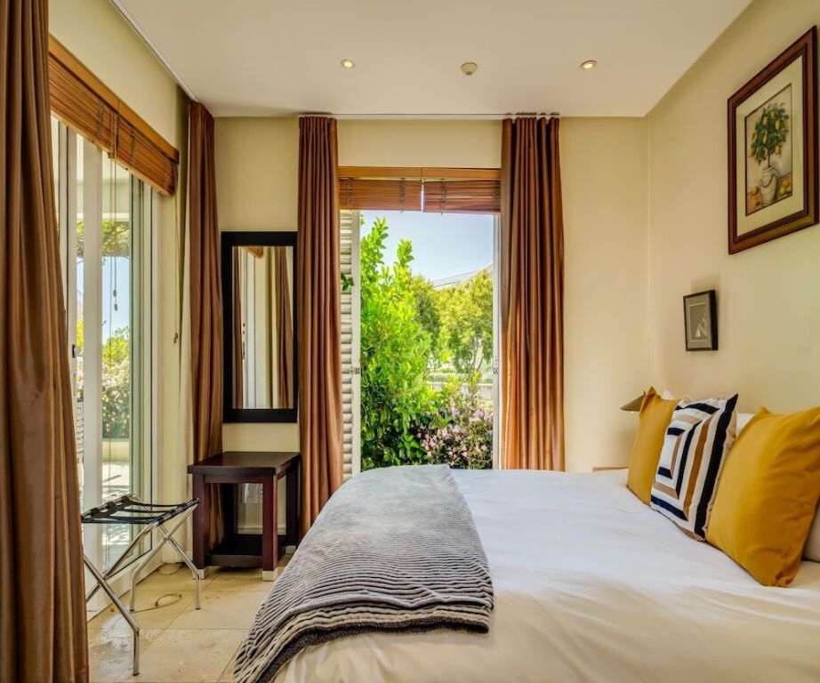 Beautiful Apartment at the Waterfront Marina Altmore 001