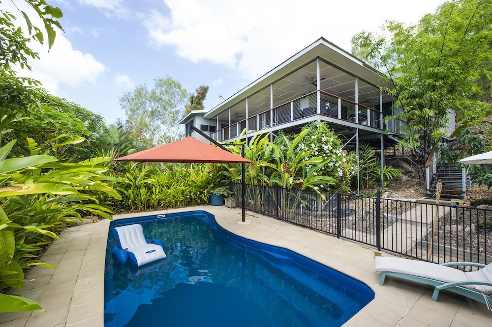 Horseshoe Bay Vista — 4-Star Luxury Hotel in Magnetic Island, Australia