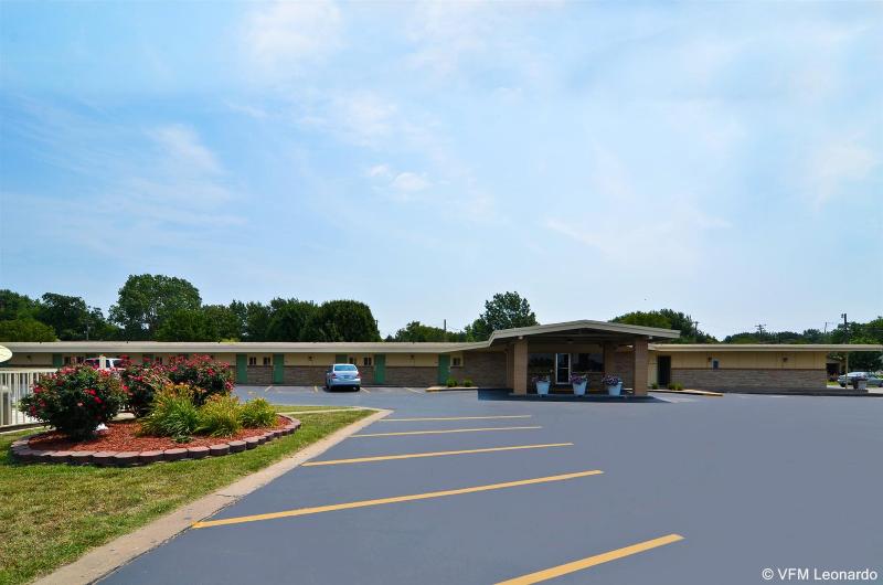 Americas Best Value Inn Iola - photo 3