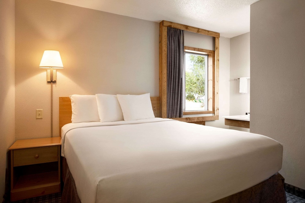 Travelodge by Wyndham Edgemont - photo 27
