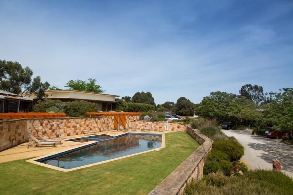 Royal Mail Hotel — 4-Star Luxury Hotel in Hamilton, Australia