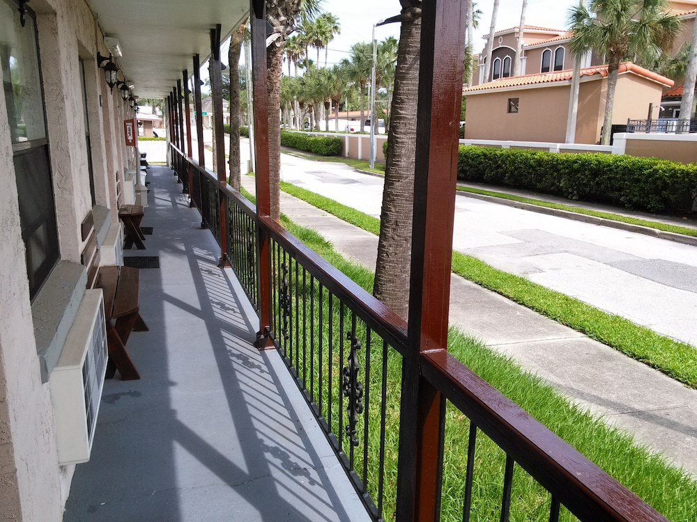 Merida Inn and Suites - photo 47