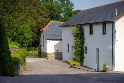 Upper Tallet at Accott Manor - last minute hotel in Unknown City