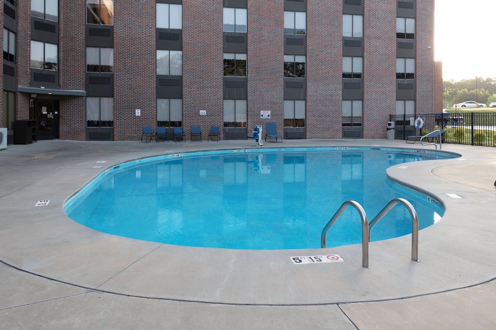 Holiday Inn Express Rocky Mount Sports Center by IHG - photo 40