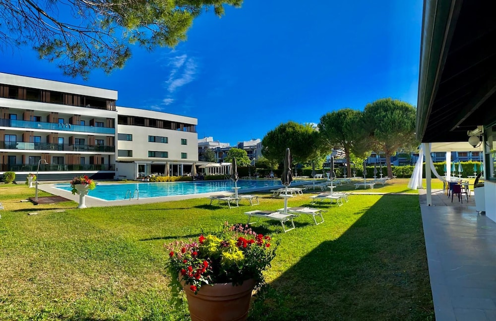 Hotel Falcone — 4-Star Luxury Hotel in Lignano Sabbiadoro, Italy