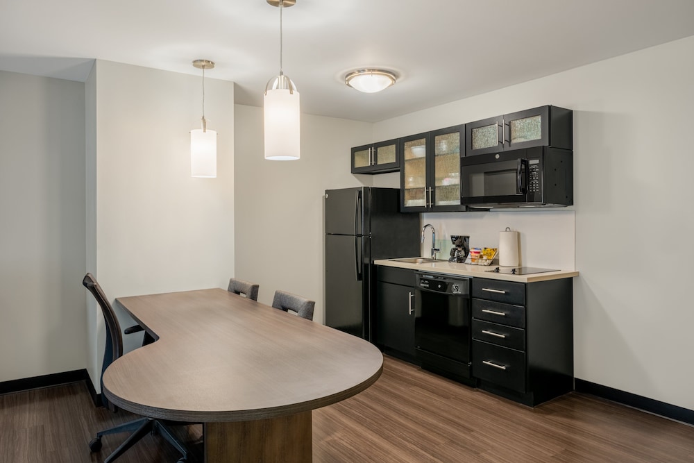 Candlewood Suites Cookeville by IHG - photo 17