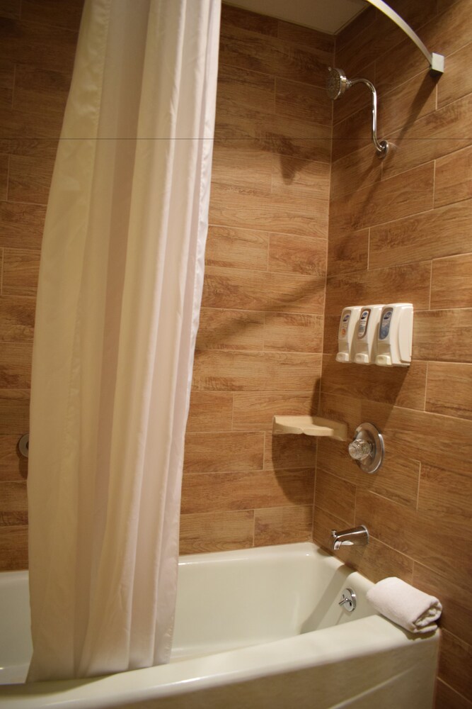 Best Western Wichita North Hotel and Suites - photo 32