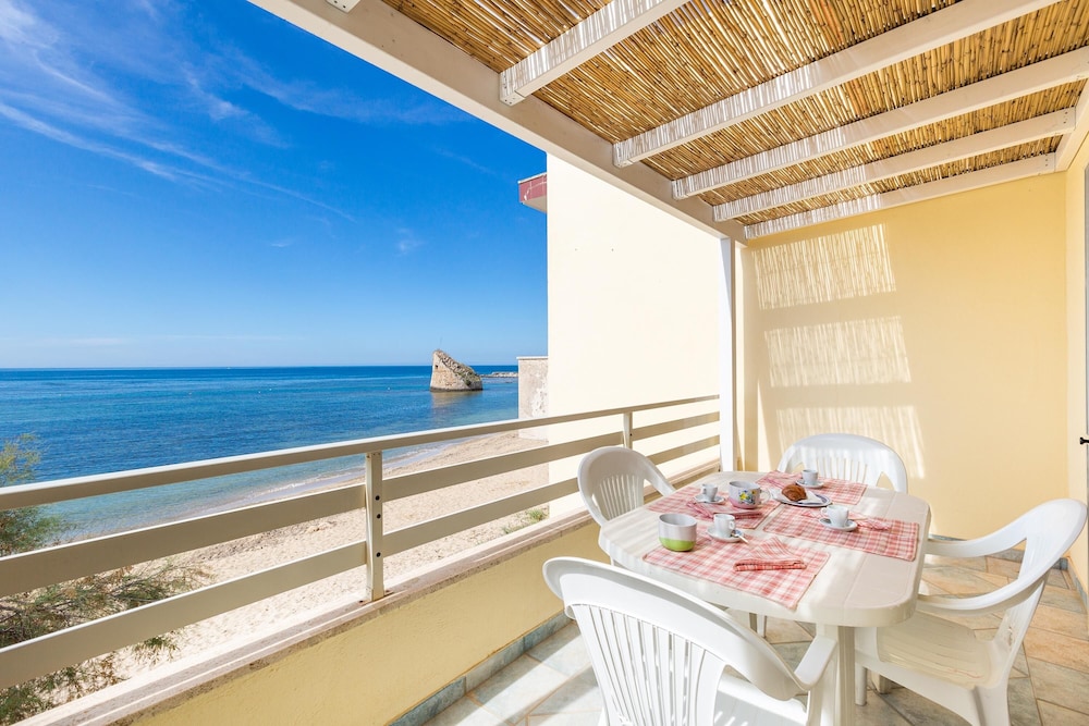3534 Vento D`estate by Barbarhouse — 4-Star Luxury Hotel in Salve, Italy