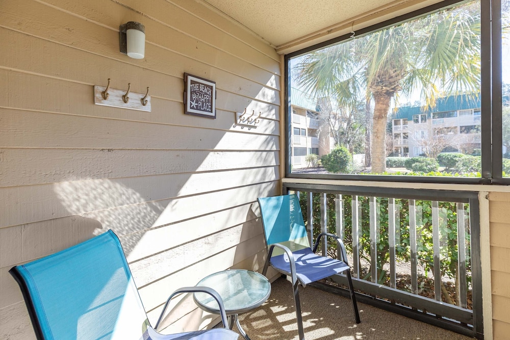 Pool Access And Balcony Hilton Head Resort Condo - photo 16