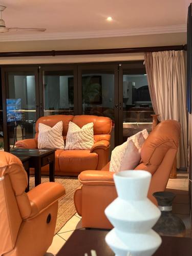 Trevi Sea view Apartment — 4-Star Luxury Hotel in Margate, South Africa