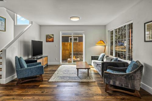 The Bend Basecamp - carbon neutral hotel in Bend